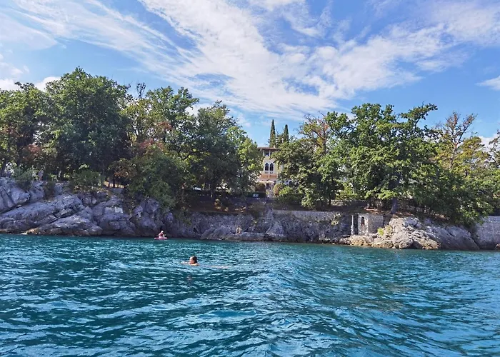 Отель Astra Ловран