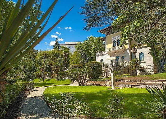 Astra 4* Ловран