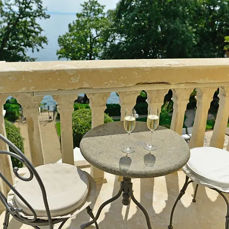 Hotel Astra Laurana